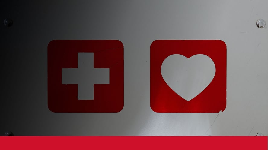 Qué contiene un botiquín de primeros auxilios